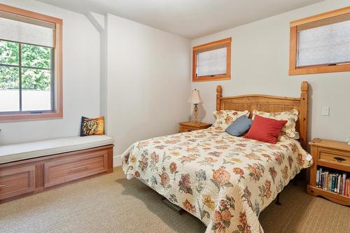 11989 Highway 3A, Boswell, BC - Indoor Photo Showing Bedroom