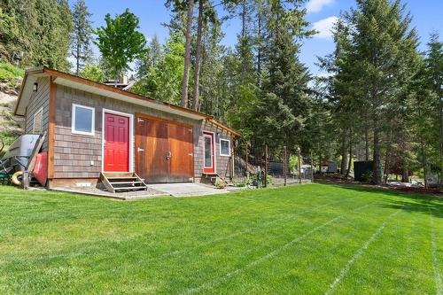11989 Highway 3A, Boswell, BC - Outdoor