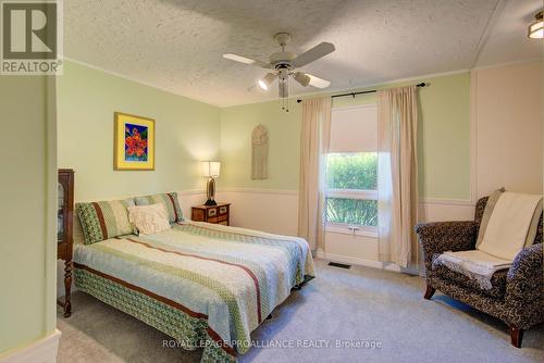 1048 Shallow Lane, South Frontenac, ON - Indoor Photo Showing Bedroom