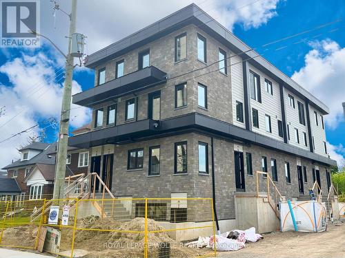 7 - 19 Peter Street, Kitchener, ON - Outdoor With Facade