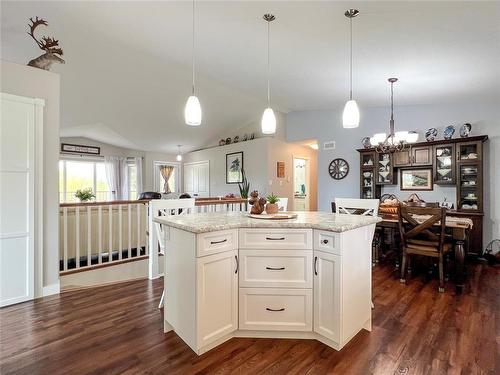 69071 116W Road, Rivers, MB - Indoor Photo Showing Living Room