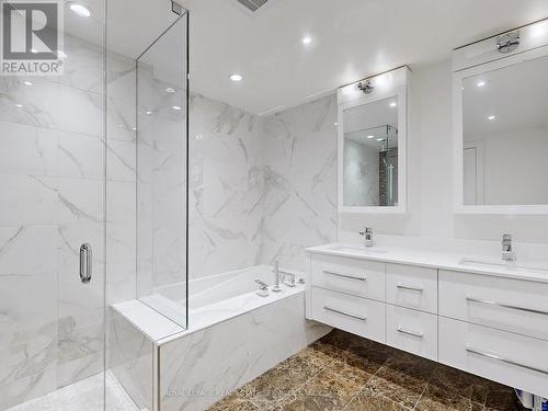 2460B Bayview Avenue, Toronto, ON - Indoor Photo Showing Bathroom