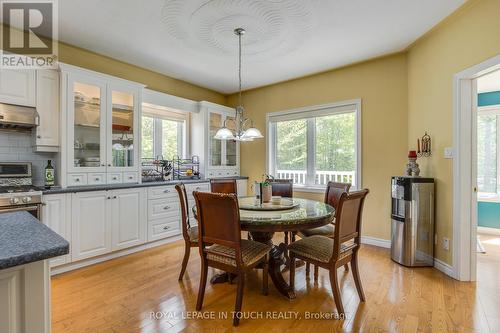 91 Mary Jane Road, Tiny, ON - Indoor Photo Showing Dining Room