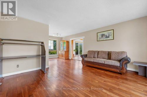 370 Cunningham Road, Prince Edward County, ON - Indoor Photo Showing Living Room