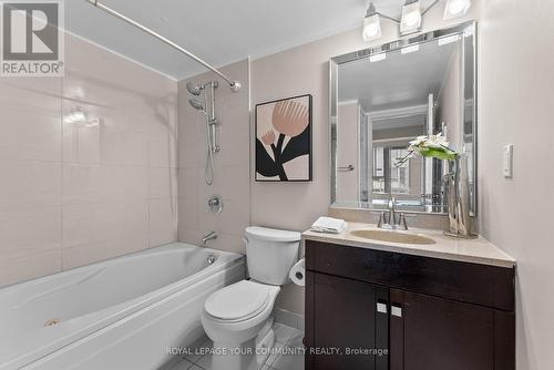 1221 - 711 Bay Street, Toronto, ON - Indoor Photo Showing Bathroom