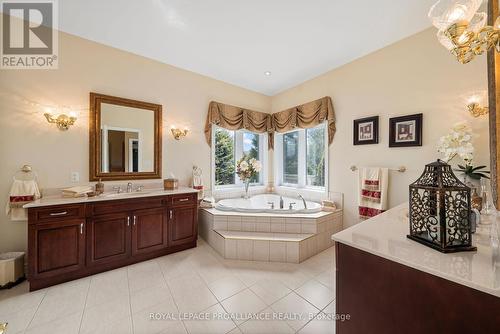 1366 Ontario Street, Hamilton Township, ON - Indoor Photo Showing Bathroom