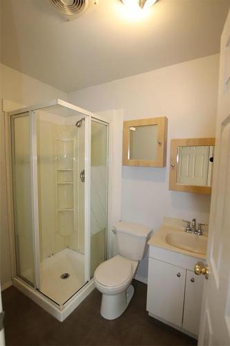 516 Fischer Avenue, The Pas, MB - Indoor Photo Showing Bathroom