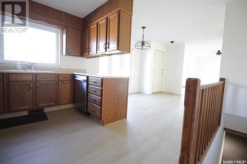 217 4Th Avenue, Whitewood, SK - Indoor Photo Showing Kitchen