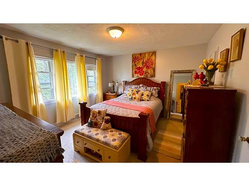 243 4Th Avenue, Kimberley, BC - Indoor Photo Showing Bedroom