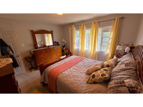 243 4Th Avenue, Kimberley, BC - Indoor Photo Showing Bedroom
