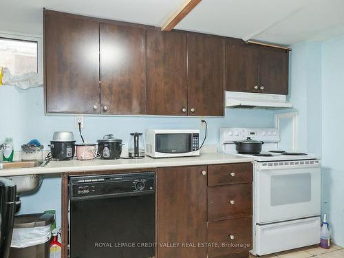 6295 Ker St W, Niagara Falls, ON - Indoor Photo Showing Kitchen