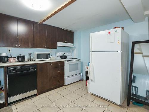 6295 Ker St W, Niagara Falls, ON - Indoor Photo Showing Kitchen