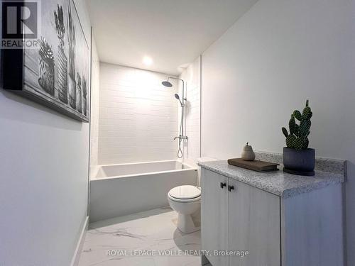 3 - 19 Peter Street, Kitchener, ON - Indoor Photo Showing Bathroom