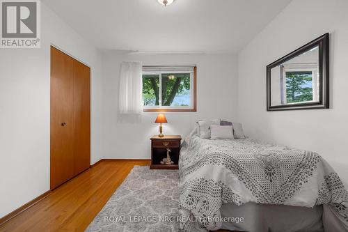 293 Harmony Road, Hamilton, ON - Indoor Photo Showing Bedroom
