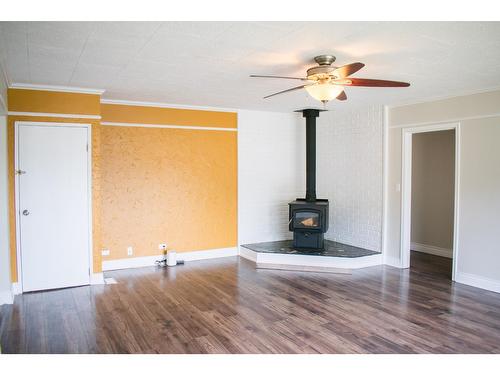 1721 Birch Street, Creston, BC - Indoor With Fireplace