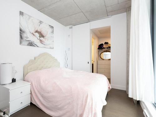 Master bedroom - 406-1900 Rue Suzanne-Coallier, Montréal (Saint-Laurent), QC - Indoor Photo Showing Bedroom