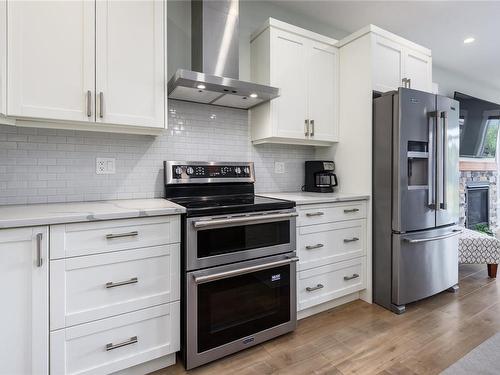 923 Prestwick Pl, Courtenay, BC - Indoor Photo Showing Kitchen With Upgraded Kitchen