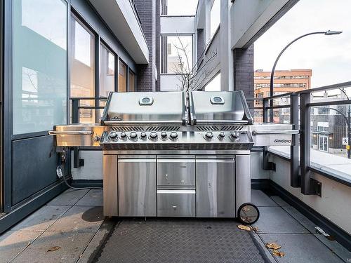 2203-777 Herald St, Victoria, BC -  Photo Showing Kitchen