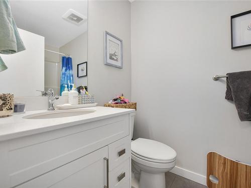 309-2843 Jacklin Rd, Langford, BC - Indoor Photo Showing Bathroom