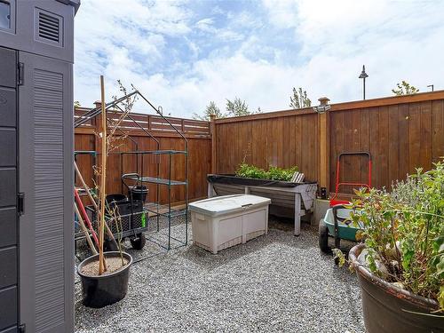 406 Bonaparte St, Colwood, BC - Outdoor