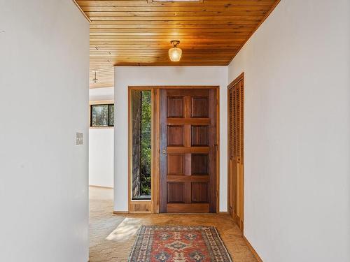 6055 Maclean Rd, Hornby Island, BC - Indoor Photo Showing Other Room