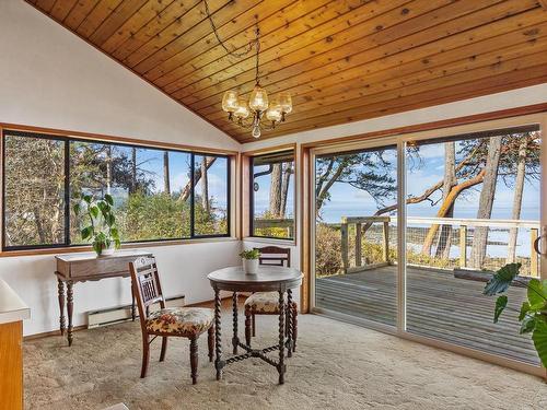 6055 Maclean Rd, Hornby Island, BC - Indoor