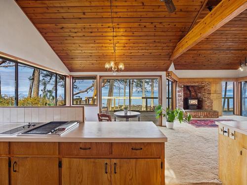 6055 Maclean Rd, Hornby Island, BC - Indoor Photo Showing Kitchen