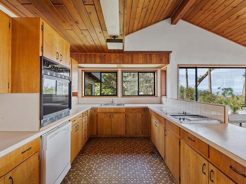 6055 Maclean Rd, Hornby Island, BC - Indoor Photo Showing Kitchen With Double Sink