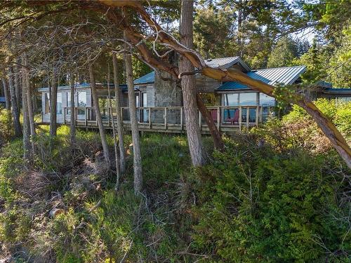 6055 Maclean Rd, Hornby Island, BC - Outdoor