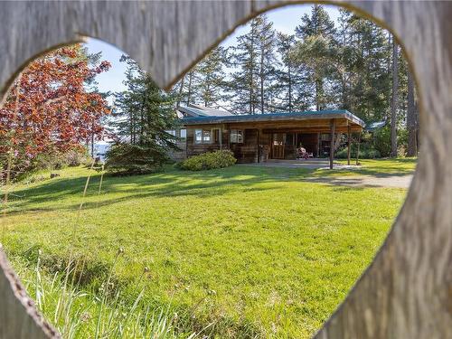 6055 Maclean Rd, Hornby Island, BC - Outdoor