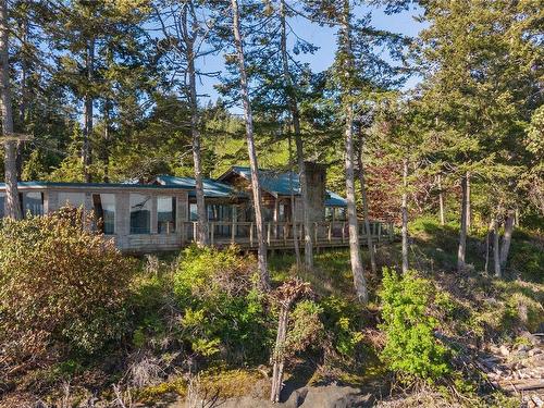 6055 Maclean Rd, Hornby Island, BC - Outdoor