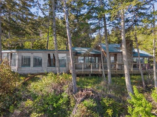 6055 Maclean Rd, Hornby Island, BC - Outdoor