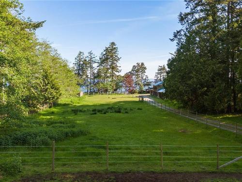 6055 Maclean Rd, Hornby Island, BC - Outdoor