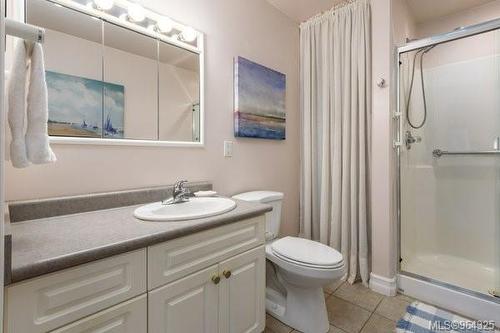 14-351 Church St, Comox, BC - Indoor Photo Showing Bathroom