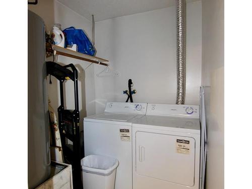 303-178 Back Rd, Courtenay, BC - Indoor Photo Showing Laundry Room