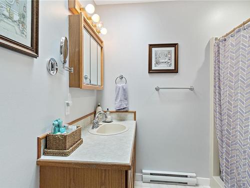 4-216 Evergreen St, Parksville, BC - Indoor Photo Showing Bathroom