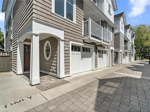 7-2638 Shelbourne St, Victoria, BC - Outdoor With Balcony