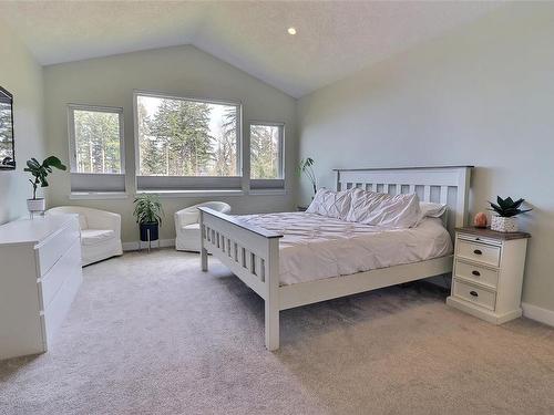 175-303 Arden Rd, Courtenay, BC - Indoor Photo Showing Bedroom