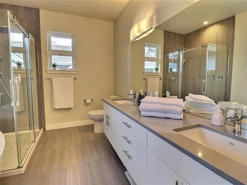 175-303 Arden Rd, Courtenay, BC - Indoor Photo Showing Bathroom