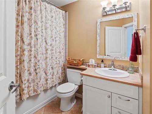 107-201 Nursery Hill Dr, View Royal, BC - Indoor Photo Showing Bathroom