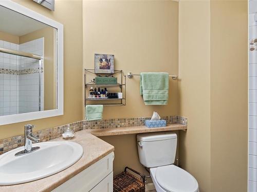 107-201 Nursery Hill Dr, View Royal, BC - Indoor Photo Showing Bathroom