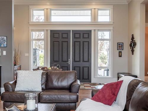 856 Bluffs Dr, Qualicum Beach, BC - Indoor Photo Showing Living Room