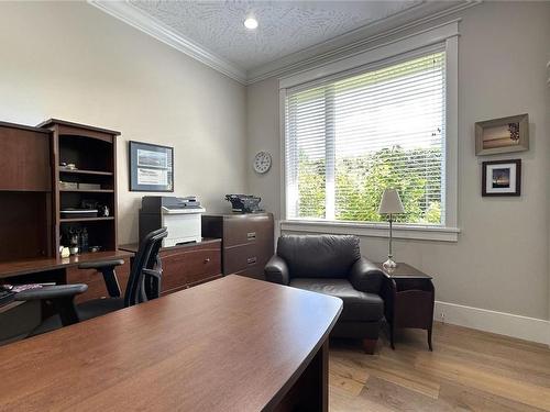 856 Bluffs Dr, Qualicum Beach, BC - Indoor Photo Showing Office