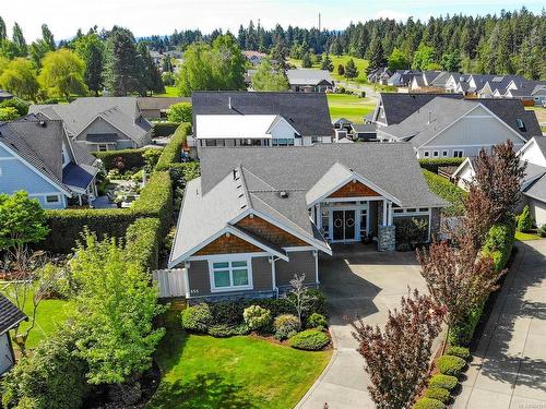 856 Bluffs Dr, Qualicum Beach, BC - Outdoor With Facade