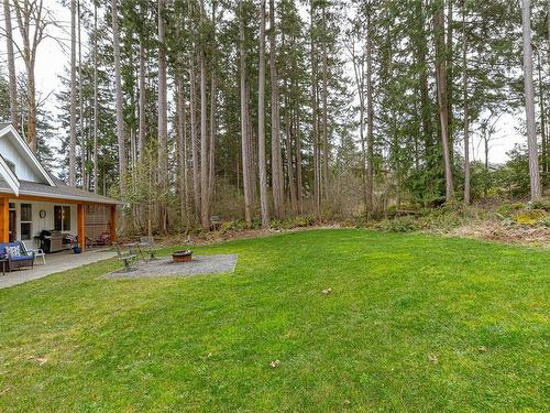 4510 Thompson Clarke Dr East, Bowser, BC - Outdoor
