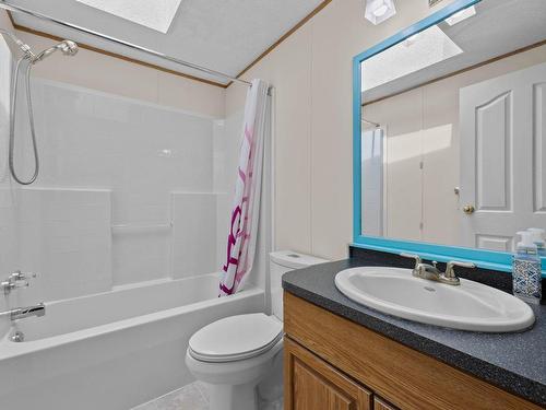 77-1555 Howe Road, Kamloops, BC - Indoor Photo Showing Bathroom