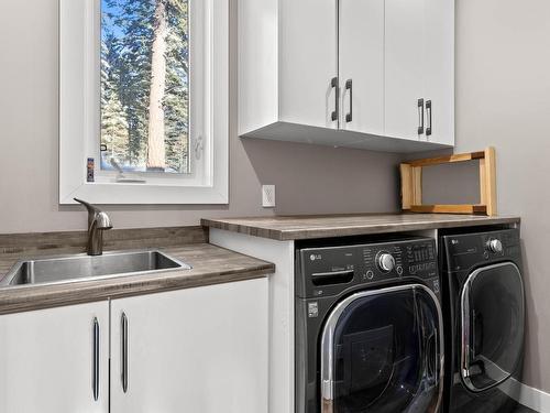 6560 Fawnhill Road, Kamloops, BC - Indoor Photo Showing Laundry Room