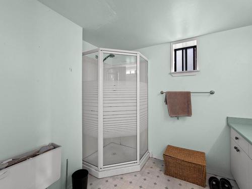431 Alexander Ave, Kamloops, BC - Indoor Photo Showing Bathroom