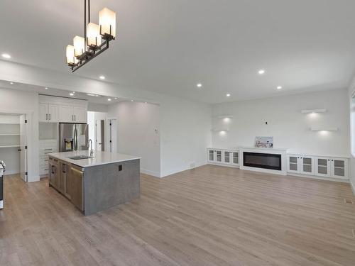 840 Crestline Street, Kamloops, BC - Indoor Photo Showing Kitchen With Upgraded Kitchen
