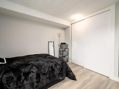 54-1750 Summit Drive, Kamloops, BC - Indoor Photo Showing Bedroom